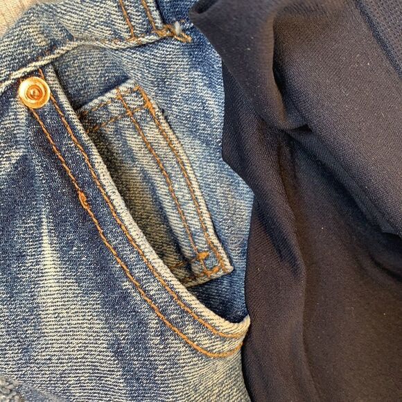 Time And Tru Maternity Sz 16-18 Or XL 5 Pocket Bermuda Short Distressed Casual - Picture 4 of 10